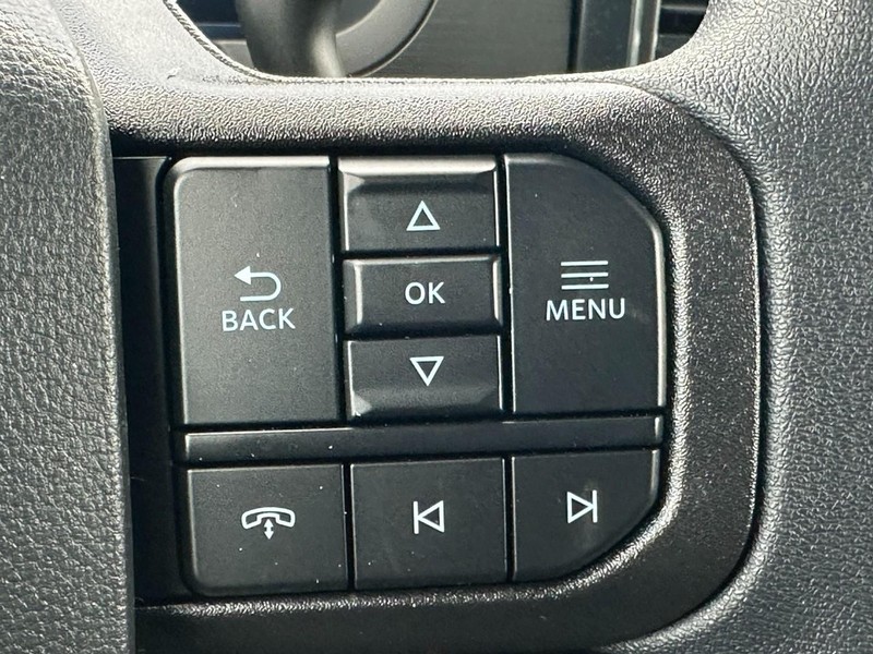 Ford F-150 Vehicle Full-screen Gallery Image 12