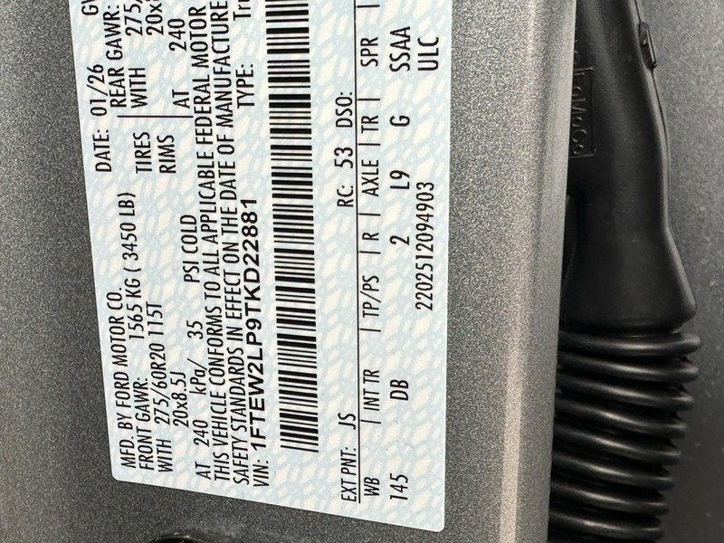 Ford F-150 Vehicle Full-screen Gallery Image 14