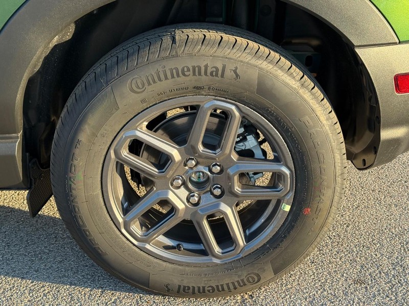 Ford Bronco Sport Vehicle Full-screen Gallery Image 4