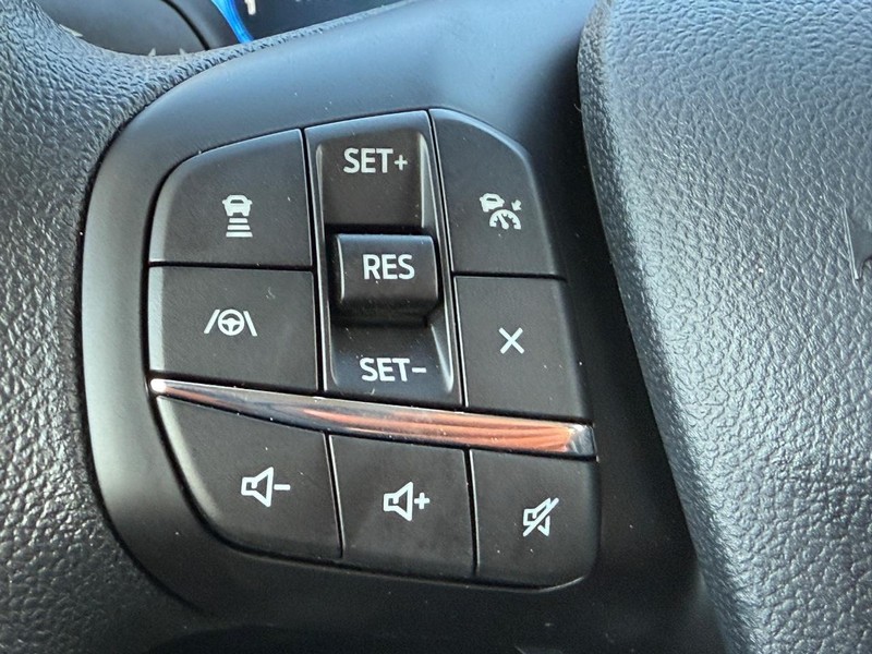 Ford Bronco Sport Vehicle Full-screen Gallery Image 8