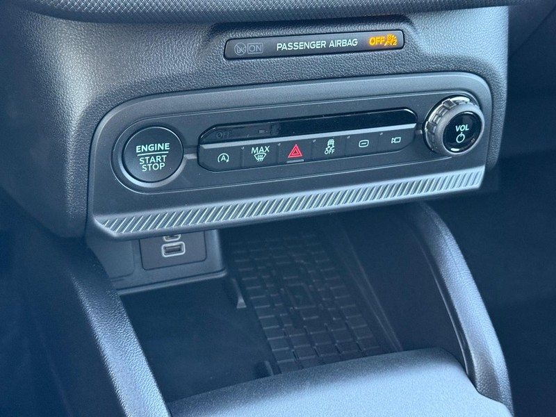 Ford Bronco Sport Vehicle Full-screen Gallery Image 12