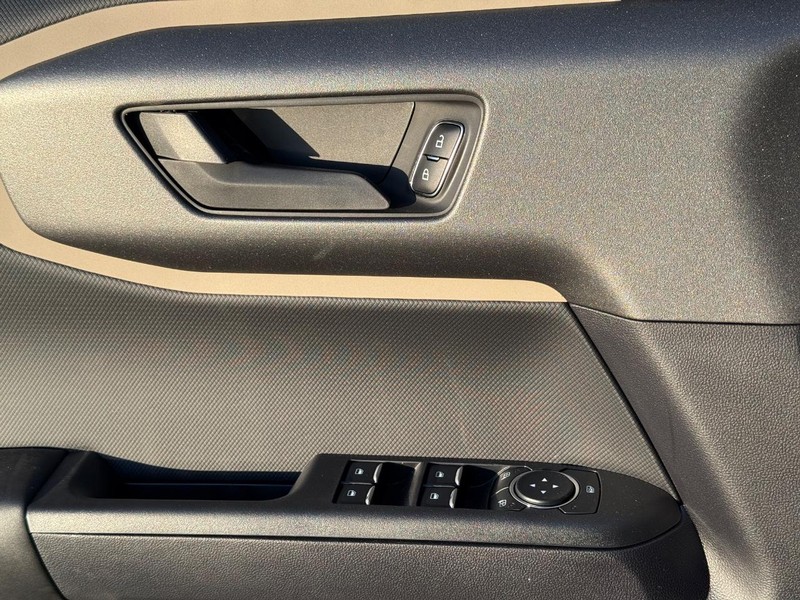 Ford Bronco Sport Vehicle Full-screen Gallery Image 16