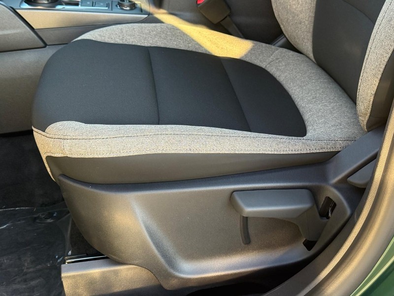 Ford Bronco Sport Vehicle Full-screen Gallery Image 17