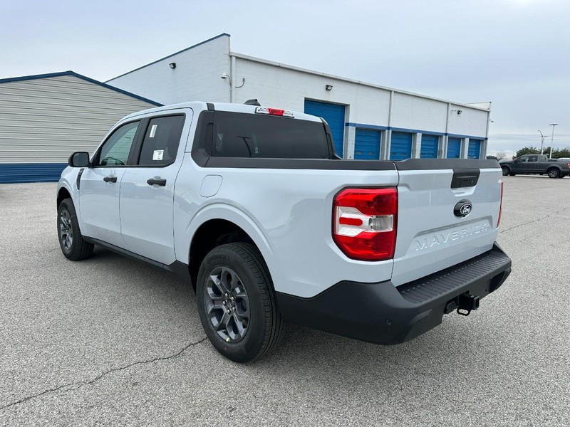 Ford Maverick Vehicle Full-screen Gallery Image 3