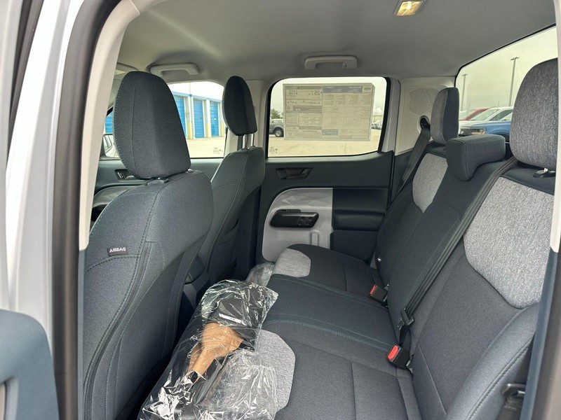 Ford Maverick Vehicle Full-screen Gallery Image 4