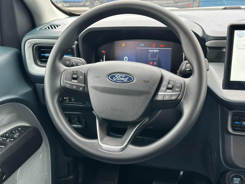 Ford Maverick Vehicle Full-screen Gallery Image 6