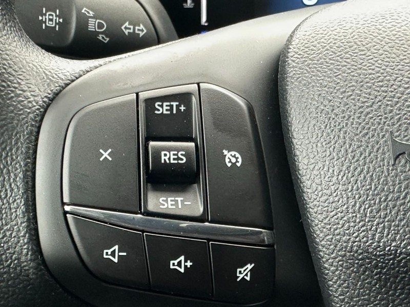 Ford Maverick Vehicle Full-screen Gallery Image 11