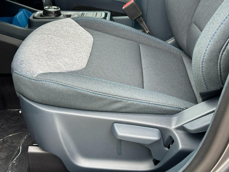 Ford Maverick Vehicle Full-screen Gallery Image 10