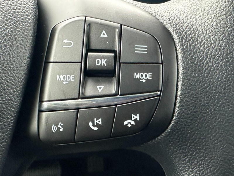 Ford Maverick Vehicle Full-screen Gallery Image 12