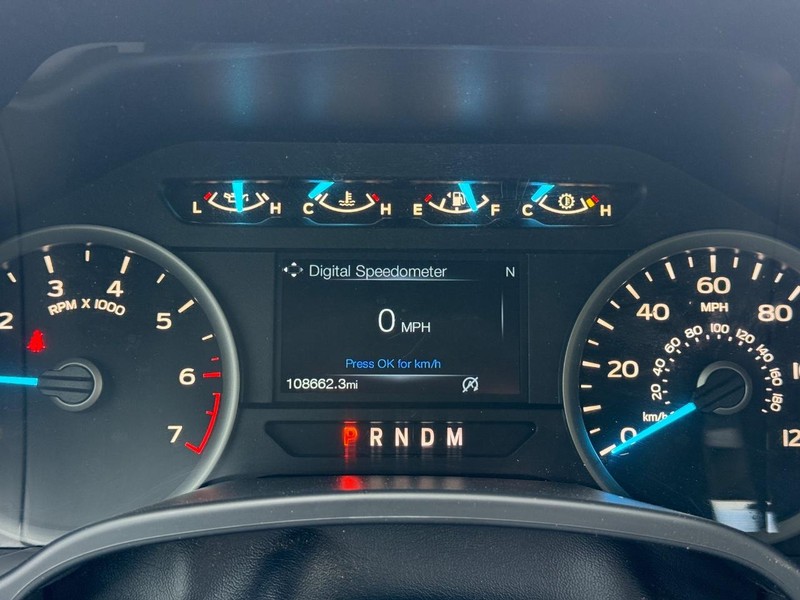 Ford F-150 Vehicle Full-screen Gallery Image 18