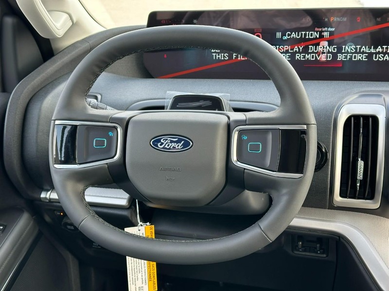 Ford Expedition Vehicle Full-screen Gallery Image 8