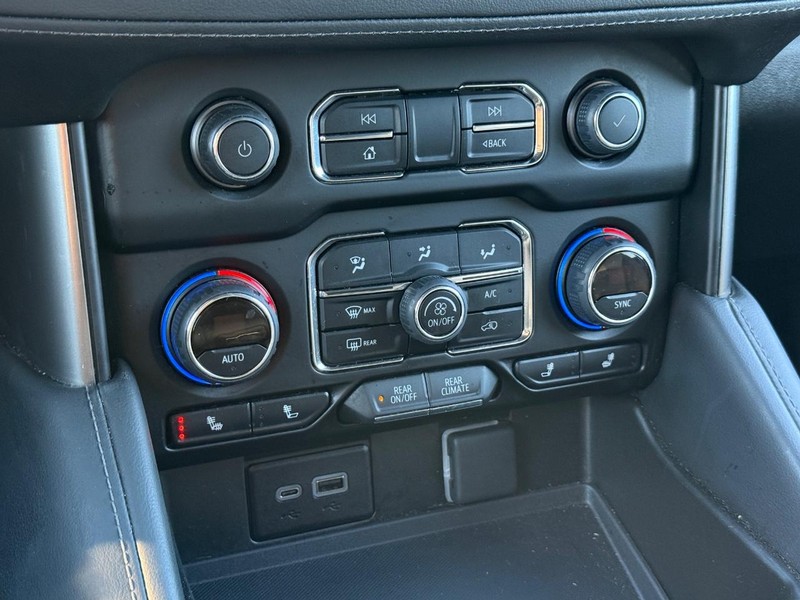 Chevrolet Tahoe Vehicle Full-screen Gallery Image 21