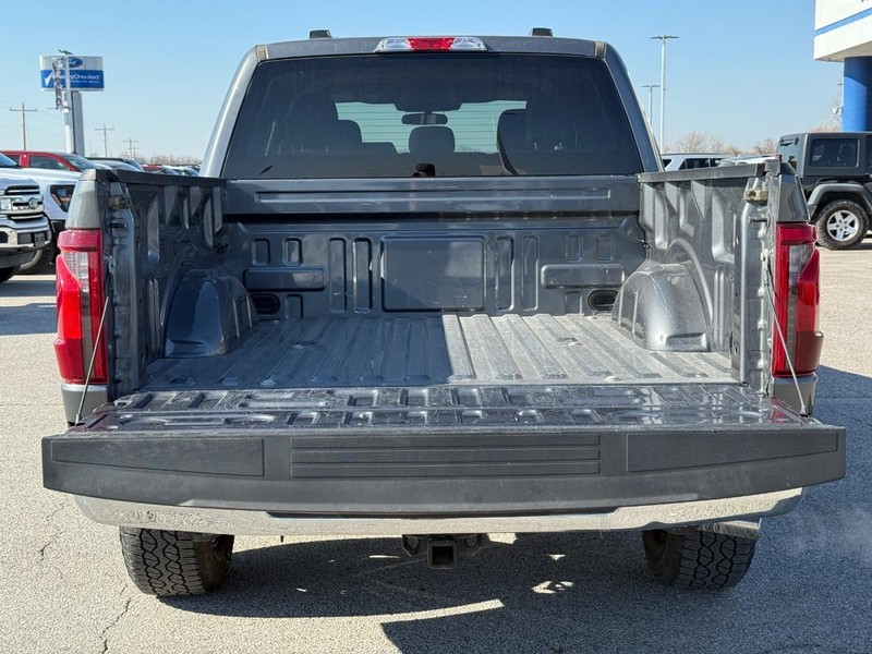 Ford F-150 Vehicle Full-screen Gallery Image 6