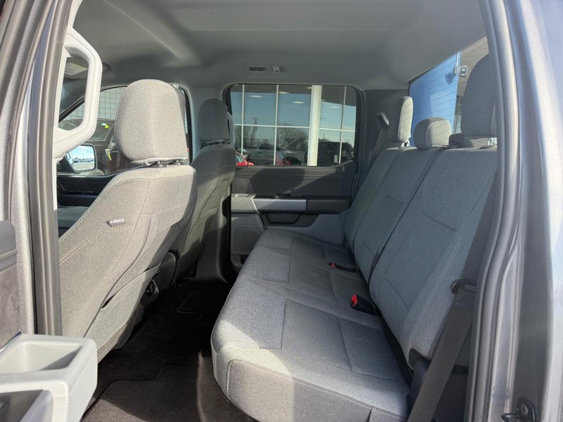 Ford F-150 Vehicle Full-screen Gallery Image 11