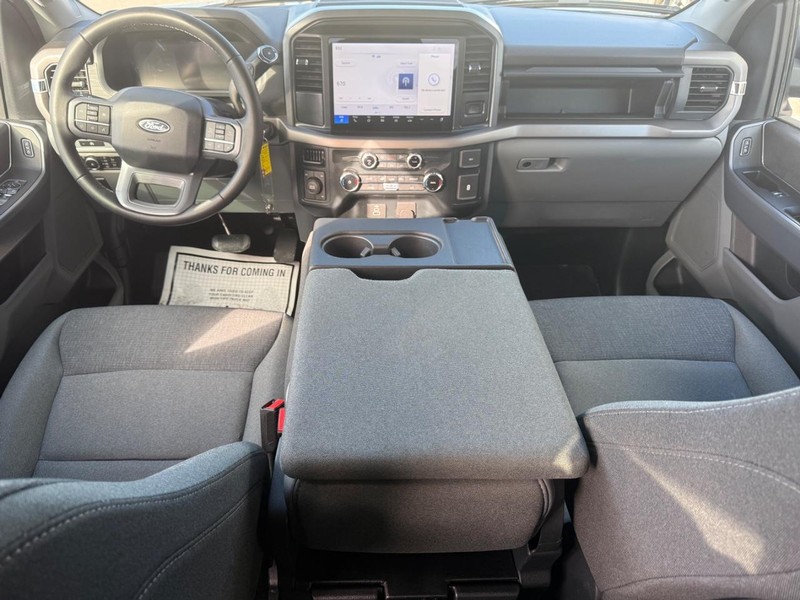 Ford F-150 Vehicle Full-screen Gallery Image 12