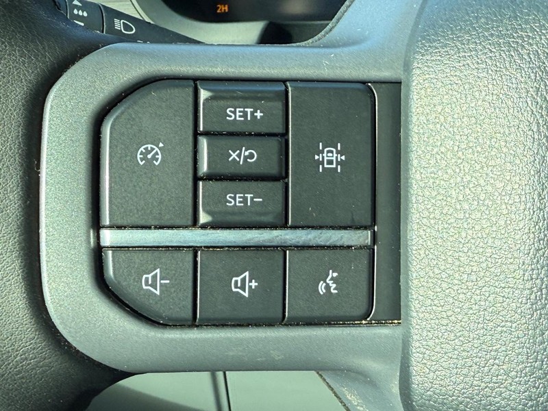 Ford F-150 Vehicle Full-screen Gallery Image 14