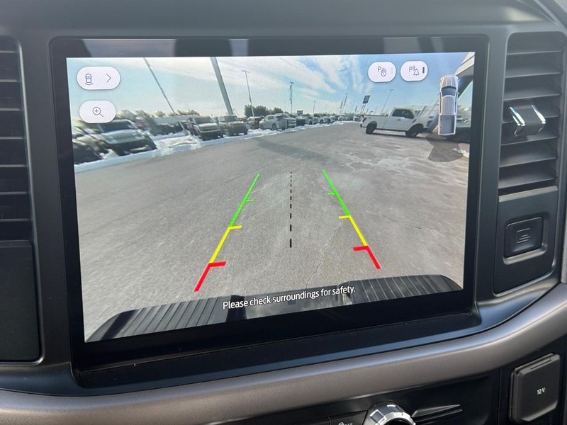 Ford F-150 Vehicle Full-screen Gallery Image 17