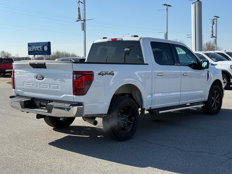 Ford F-150 Vehicle Full-screen Gallery Image 5