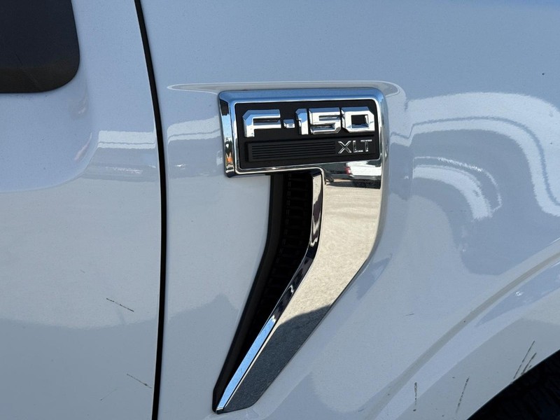 Ford F-150 Vehicle Full-screen Gallery Image 6