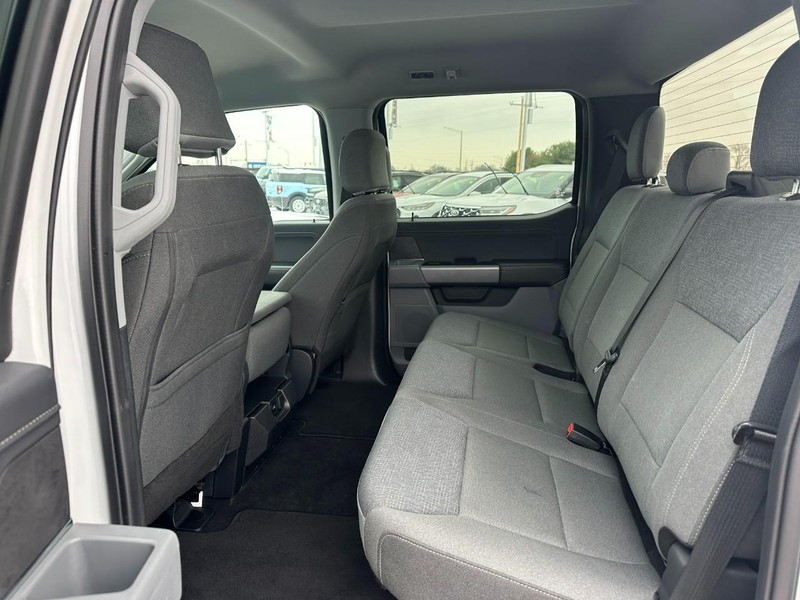 Ford F-150 Vehicle Full-screen Gallery Image 11