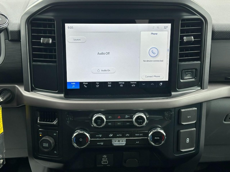 Ford F-150 Vehicle Full-screen Gallery Image 14