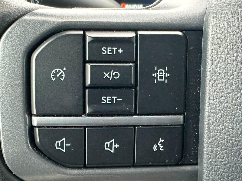 Ford F-150 Vehicle Full-screen Gallery Image 19