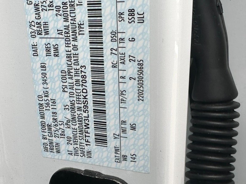 Ford F-150 Vehicle Full-screen Gallery Image 23