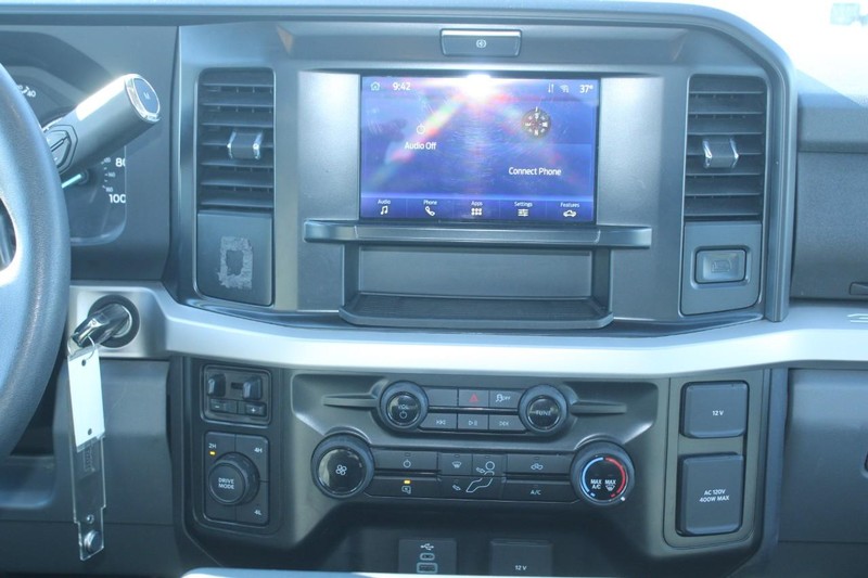 Ford Super Duty F-350 SRW Vehicle Full-screen Gallery Image 12