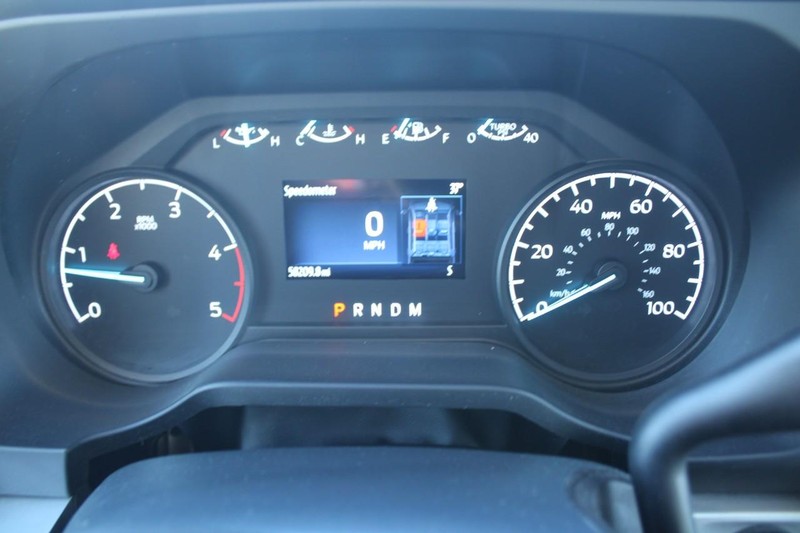 Ford Super Duty F-350 SRW Vehicle Full-screen Gallery Image 17