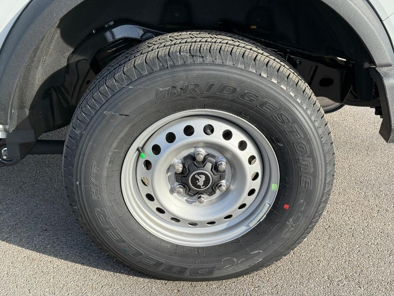 Ford Bronco Vehicle Full-screen Gallery Image 4