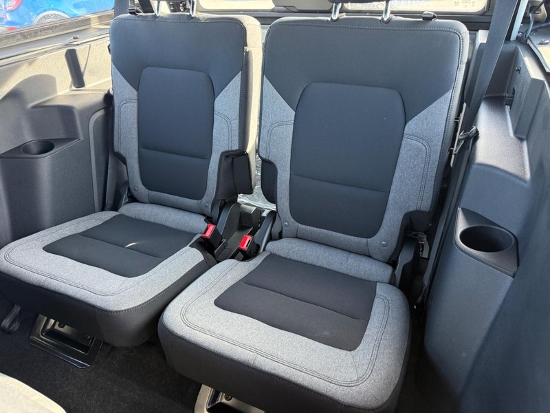 Ford Bronco Vehicle Full-screen Gallery Image 5