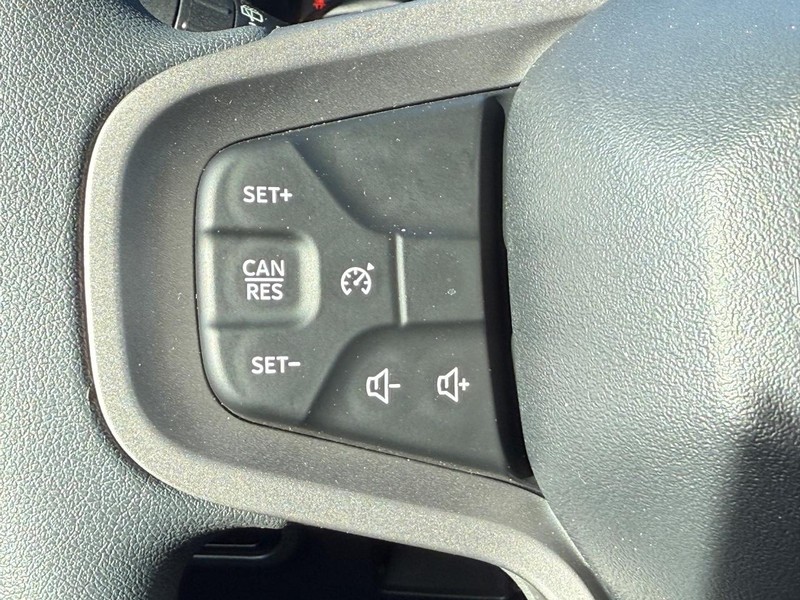 Ford Bronco Vehicle Full-screen Gallery Image 8