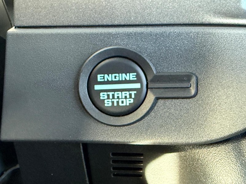 Ford Bronco Vehicle Full-screen Gallery Image 10