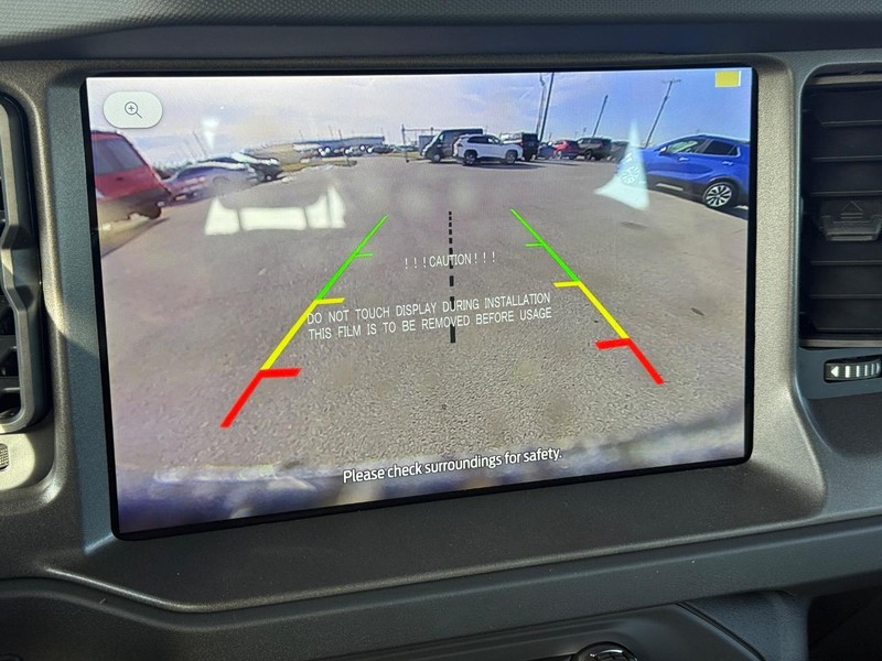 Ford Bronco Vehicle Full-screen Gallery Image 12