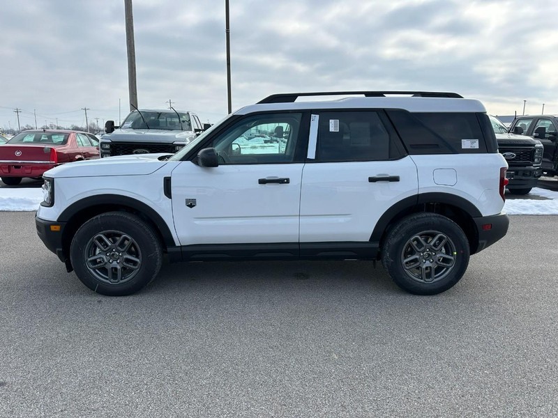 Ford Bronco Sport Vehicle Full-screen Gallery Image 2