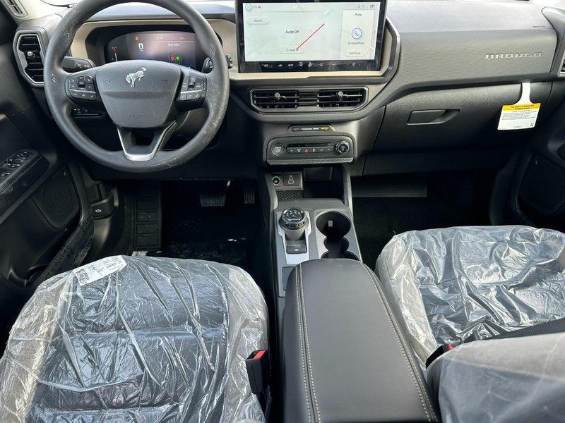 Ford Bronco Sport Vehicle Full-screen Gallery Image 5