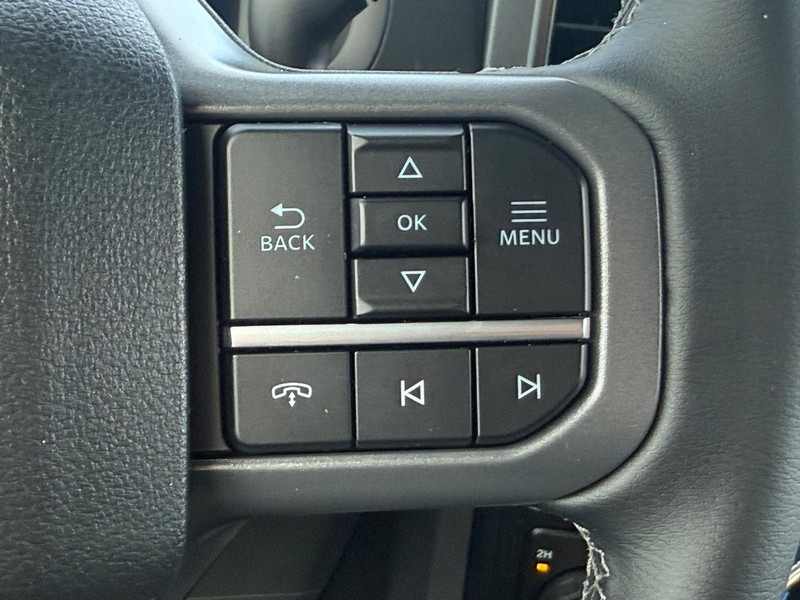 Ford F-150 Vehicle Full-screen Gallery Image 9