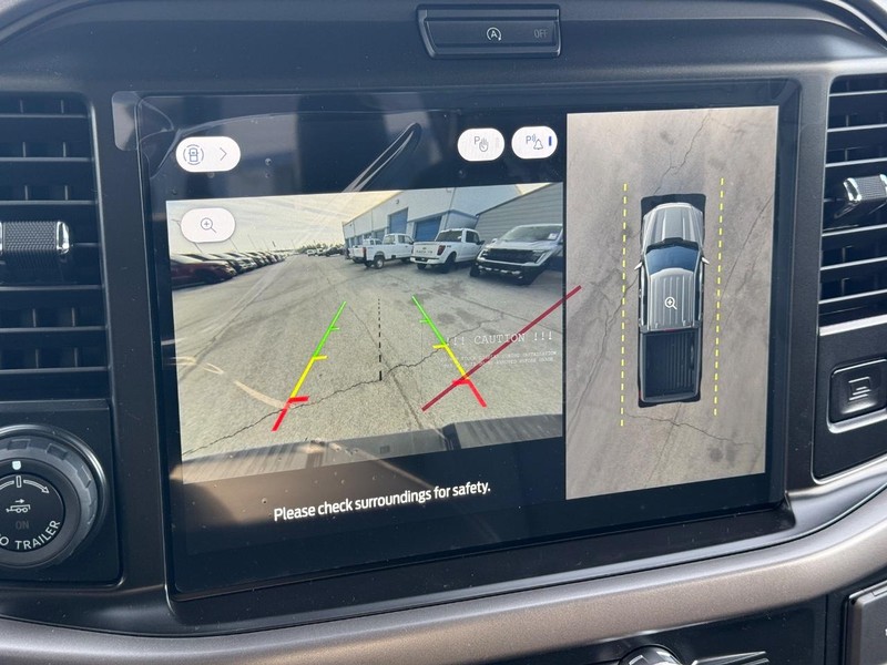 Ford F-150 Vehicle Full-screen Gallery Image 12