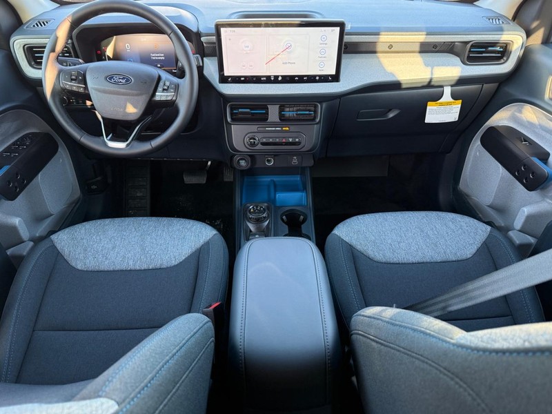 Ford Maverick Vehicle Full-screen Gallery Image 7