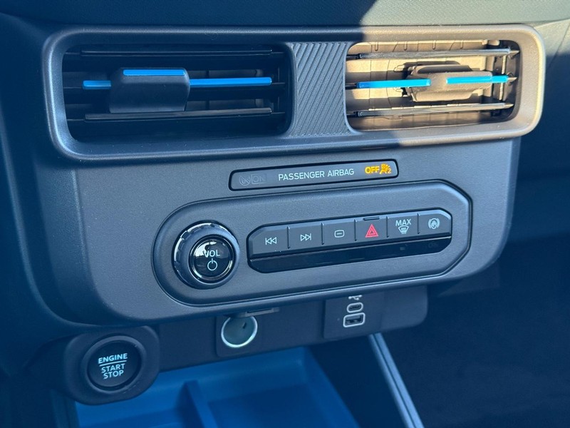 Ford Maverick Vehicle Full-screen Gallery Image 13