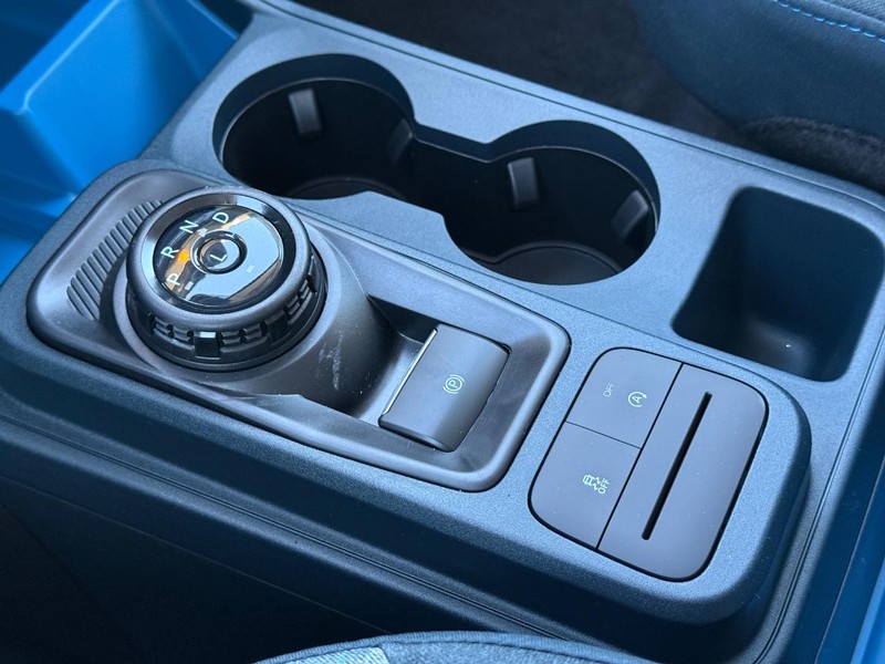 Ford Maverick Vehicle Full-screen Gallery Image 14