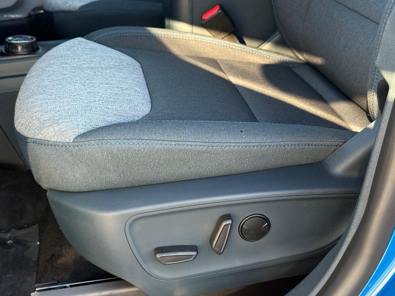 Ford Maverick Vehicle Full-screen Gallery Image 18