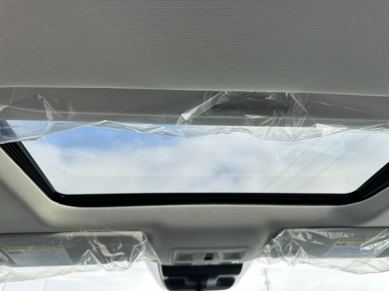 Ford Maverick Vehicle Full-screen Gallery Image 5