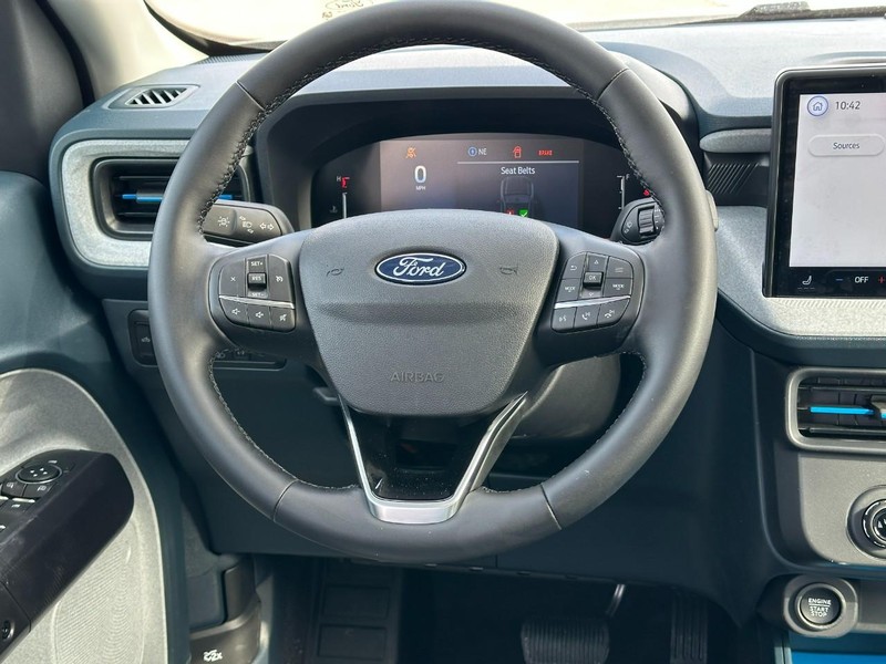 Ford Maverick Vehicle Full-screen Gallery Image 7