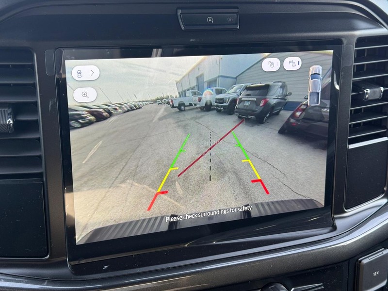 Ford F-150 Vehicle Full-screen Gallery Image 11