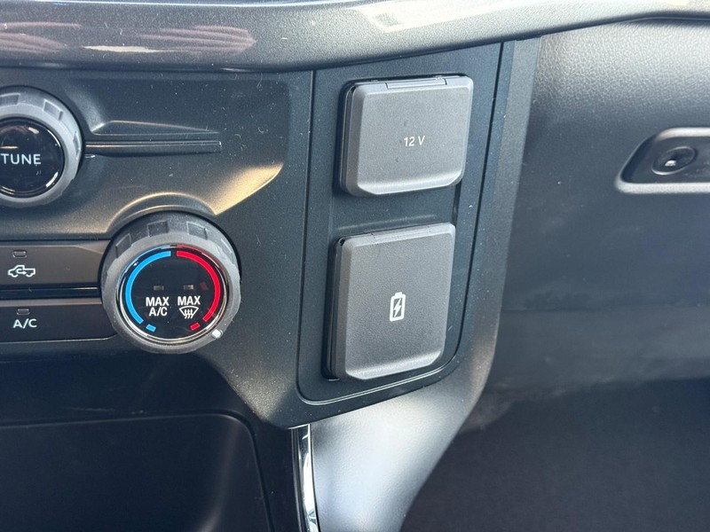 Ford F-150 Vehicle Full-screen Gallery Image 14