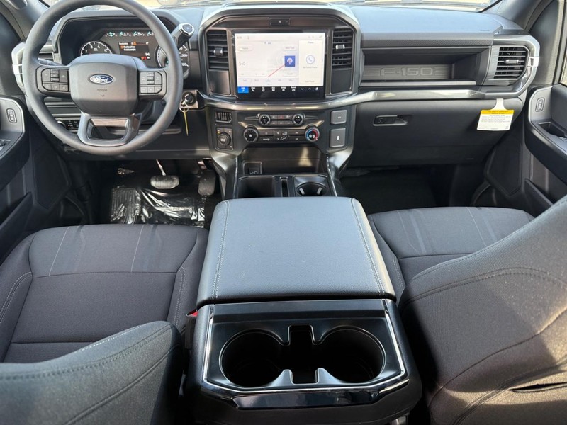 Ford F-150 Vehicle Full-screen Gallery Image 6