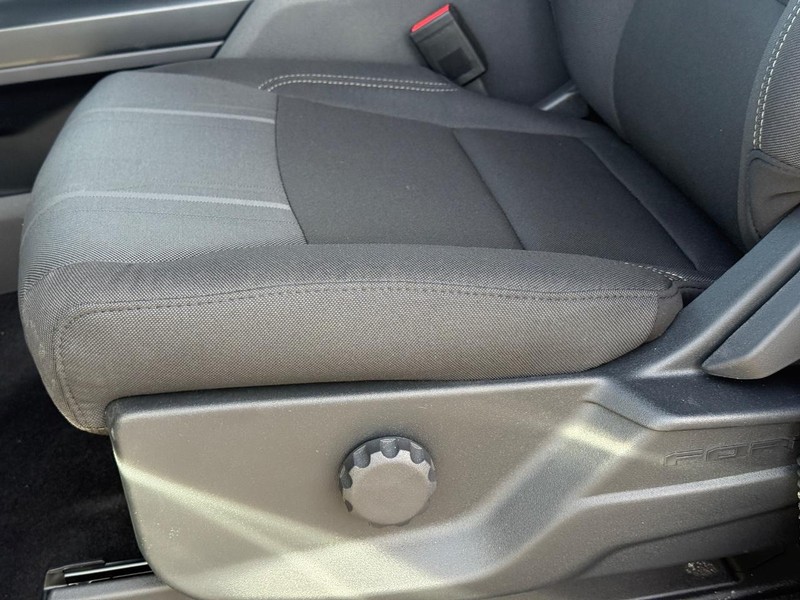 Ford F-150 Vehicle Full-screen Gallery Image 18