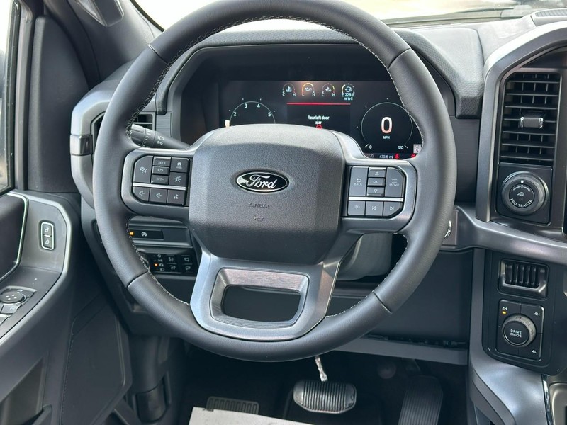 Ford F-150 Vehicle Full-screen Gallery Image 6