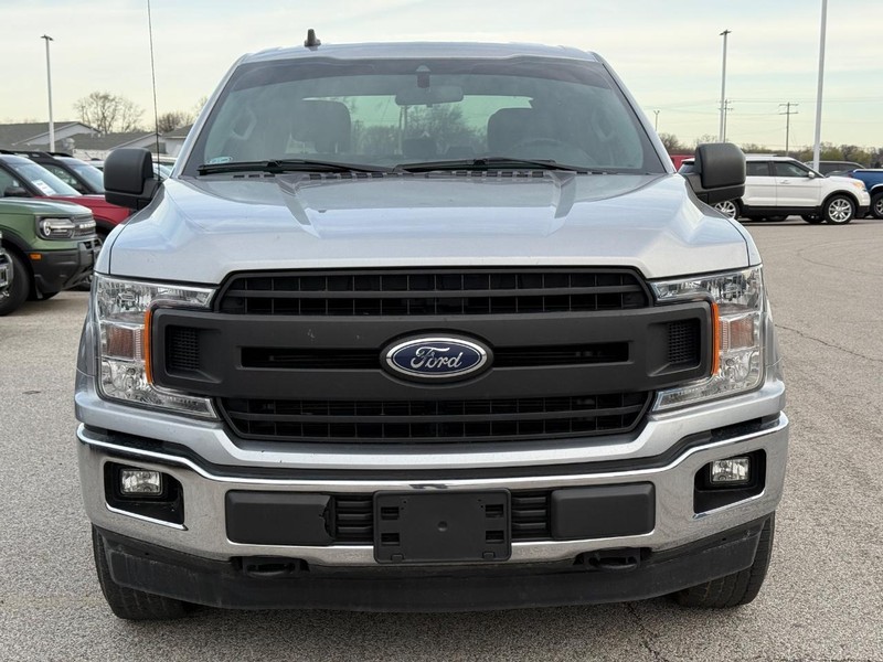 Ford F-150 Vehicle Full-screen Gallery Image 9